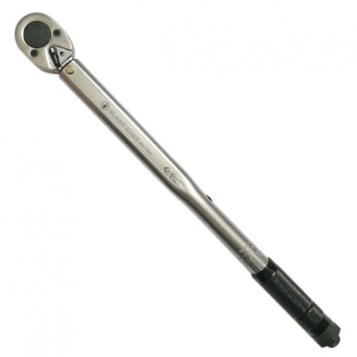 Palm torque wrench outlet